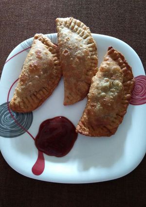 A picture of Chicken gujiya.