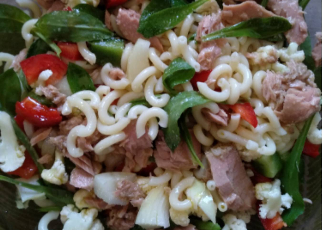 Ensalada fideuá y collejas