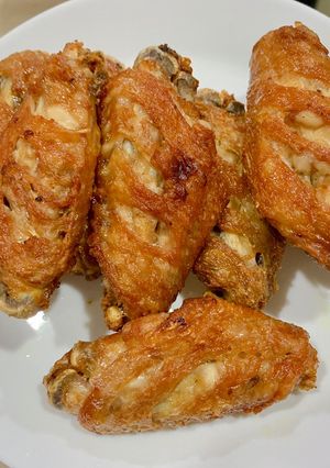 รูปของ ปีกไก่ทอดน้ำปลา หนังกรอบๆ