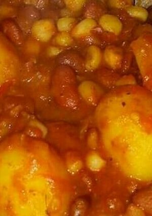 A picture of Githeri with potatoes.