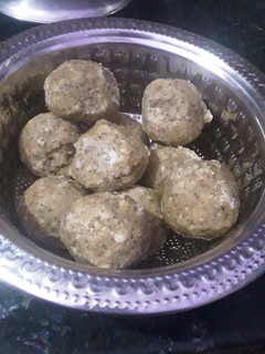 A picture of Ajwain ladoo.