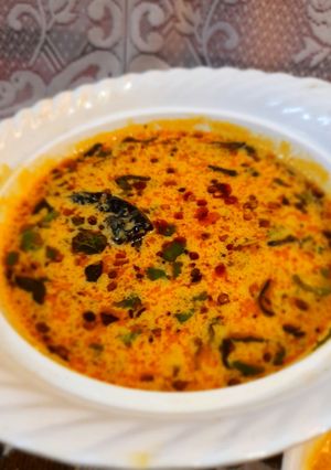 गाठिया नी कढी (gathiya ni kadhi recipe in Hindi) रेसिपी मुख्य फोटो
