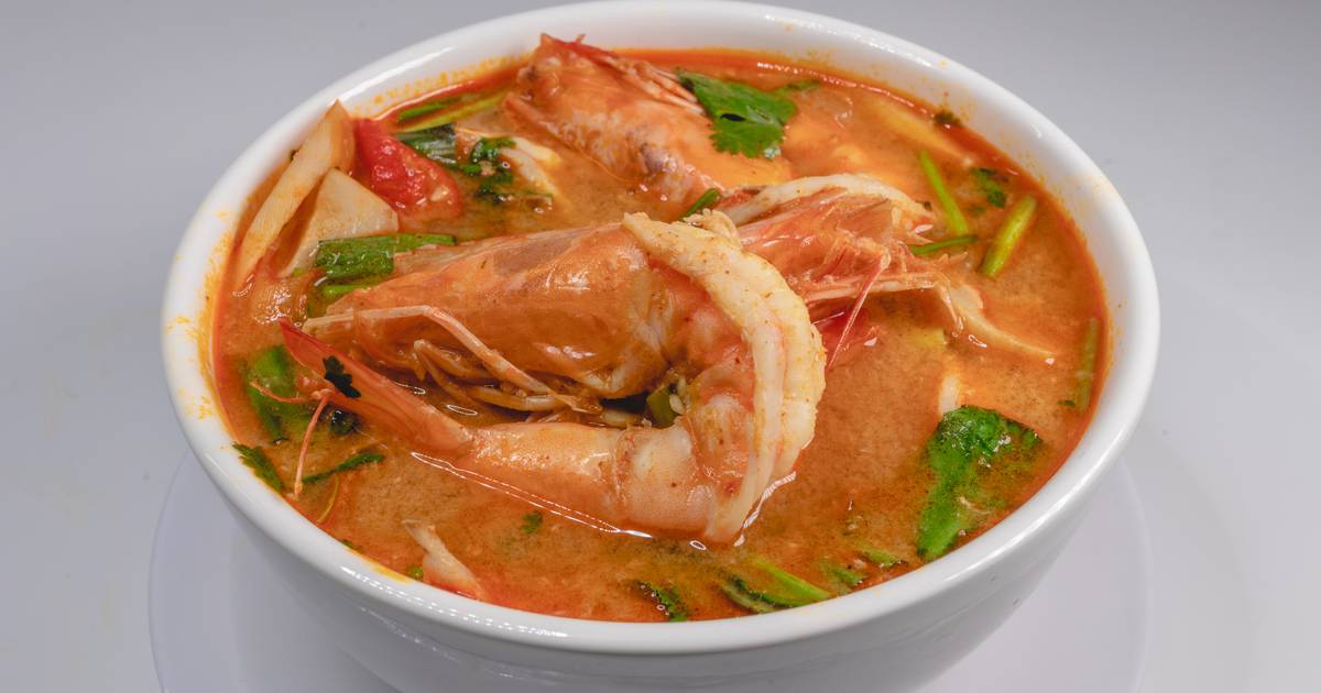 สูตร ต้มยำกุ้ง น้ำข้น Tom Yum Kung Creamy river prawn spicy soup Recipe รสเด็ด อร่อยแซ่บ จี๊ดจ๊าด😊 โดย GO CAMPING - Cookpad