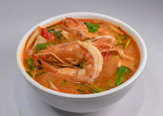 สูตร ต้มยำกุ้ง น้ำข้น Tom Yum Kung Creamy river prawn spicy soup Recipe รสเด็ด อร่อยแซ่บ จี๊ดจ๊าด😊 โดย GO CAMPING - Cookpad
