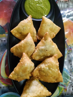 मटर का समोसा (matar ka samosa recipe in Hindi) रेसिपी मुख्य फोटो
