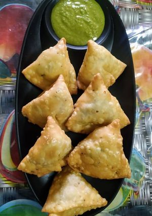 मटर का समोसा (matar ka samosa recipe in Hindi) रेसिपी मुख्य फोटो
