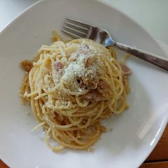 A picture of Spaghetti pane e pancetta - bread and pancetta spaghetti.