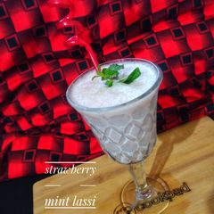 A picture of Strawberry 🍓 mint lassi.