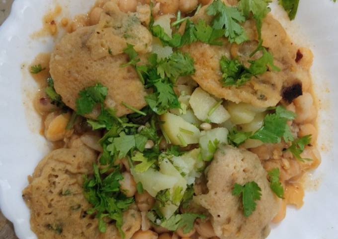 Steps to Prepare Eric Ripert Aloo cholay chaat