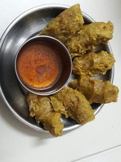 દુધી ના મુઠીયા(Dudhi na muthiya recipe in Gujarati) રેસીપી મુખ્ય ફોટો