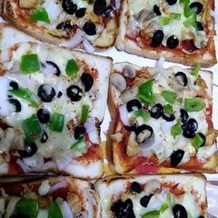 A picture of Bread pizza.