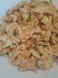 Revoltillo de huevo con ajo, puré y apio
