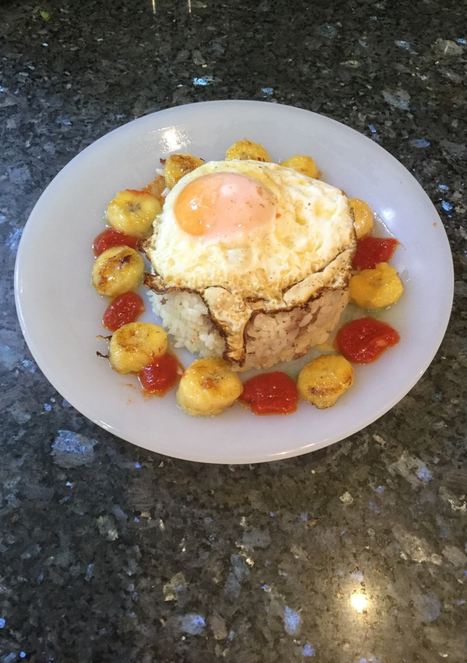 Una foto de Arroz a la cubana