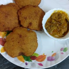 A picture of Aloo Sooji Kachori.