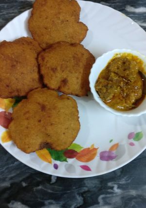 A picture of Aloo Sooji Kachori.