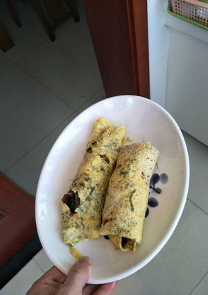 A picture of Egg wraps.