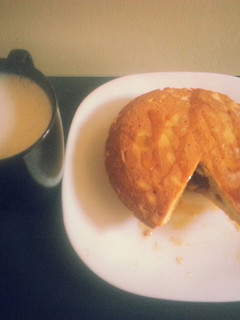 A picture of Coffee and honey cake.