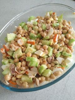 Una foto de Ensalada de garbanzos