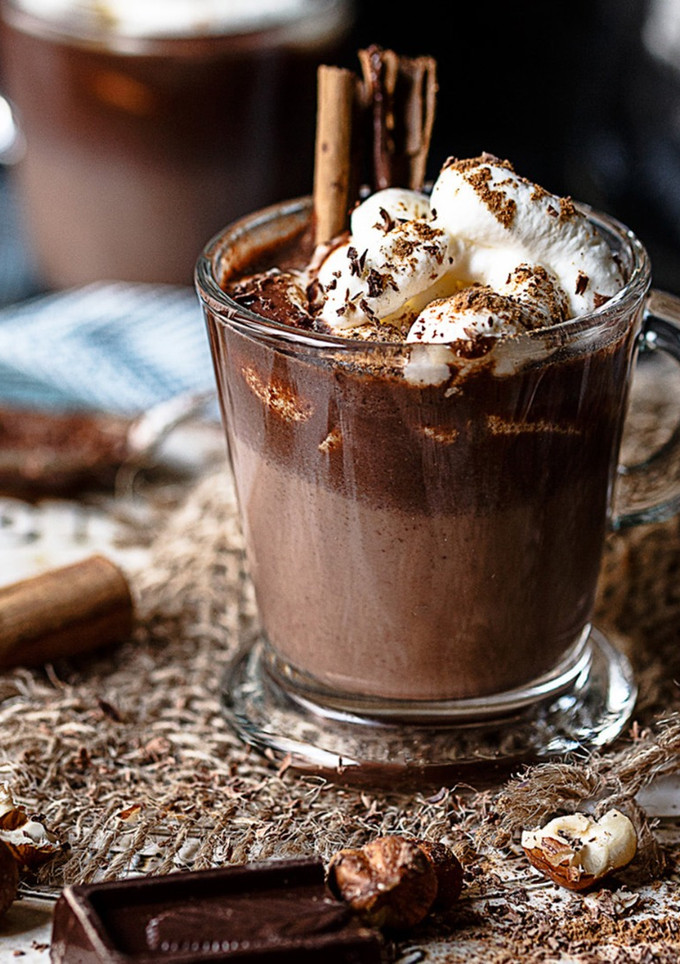 Una foto de Chocolate con ron y canela