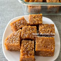 A picture of Sweet Glutinous Rice in Palm Sugar Syrup.