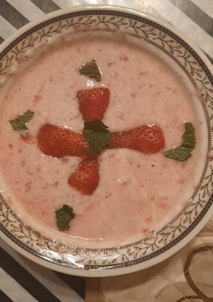 A picture of Strawberry yoghurt.