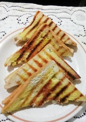 A picture of Grilled sandwich bread.