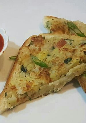 A picture of Aaloo toast.