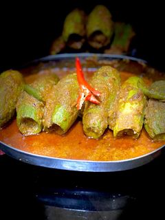 চিংড়ির পুর ভরা পটলের দোলমা (chingri pur bhora potoler dolma recipe in Bengali) রেসিপির প্রধান ছবি