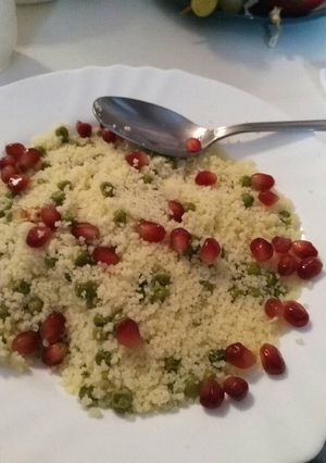 صورة لوصفة كسكس بالبازلاء و الرمان