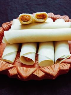 গাজরের হালুয়ার পাটিসাপটা(Gajorer halwar patisapta recipe in Bengali) রেসিপির প্রধান ছবি