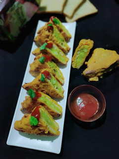 ब्रेड पकोड़ा (Bread pakoda recipe in hindi) रेसिपी मुख्य फोटो