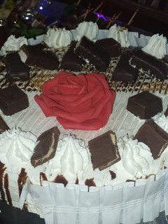 صورة لوصفة كيكة عيد ميلاد بسيطة