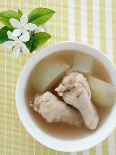 รูปของ "แกงจืดฟักน่องไก่" 🥣🐔Winter Melon Soup with Chicken