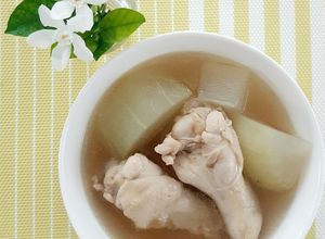 รูปของ "แกงจืดฟักน่องไก่" 🥣🐔Winter Melon Soup with Chicken