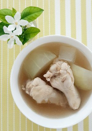 รูปของ "แกงจืดฟักน่องไก่" 🥣🐔Winter Melon Soup with Chicken