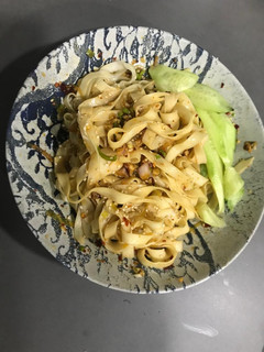 Una foto de Noodles de ajo y aceite de chiles, 10 min !!! 😋