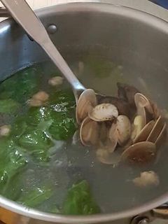 蒜頭塔香蛤蜊湯 的食譜成品照片