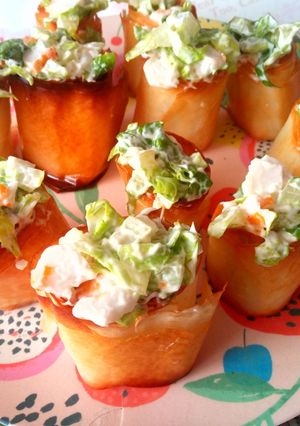 Una foto de Canapés de surimi en masa filo