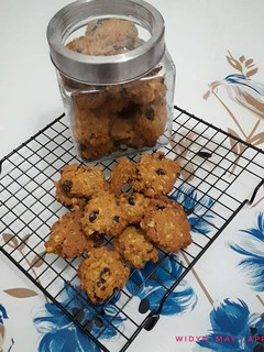 Foto resep Crunchy Raisin Oatmeal Cookies