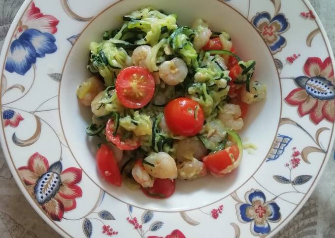 Espaguetis de calabacín con gambas Receta de Cristina - Cookpad