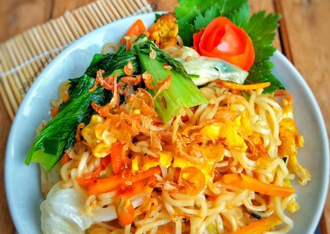 Resep Mie Goreng Biasa oleh elloetmamanakenzio Cookpad Resep Mie Goreng Biasa oleh elloetmamanakenzio Cookpad