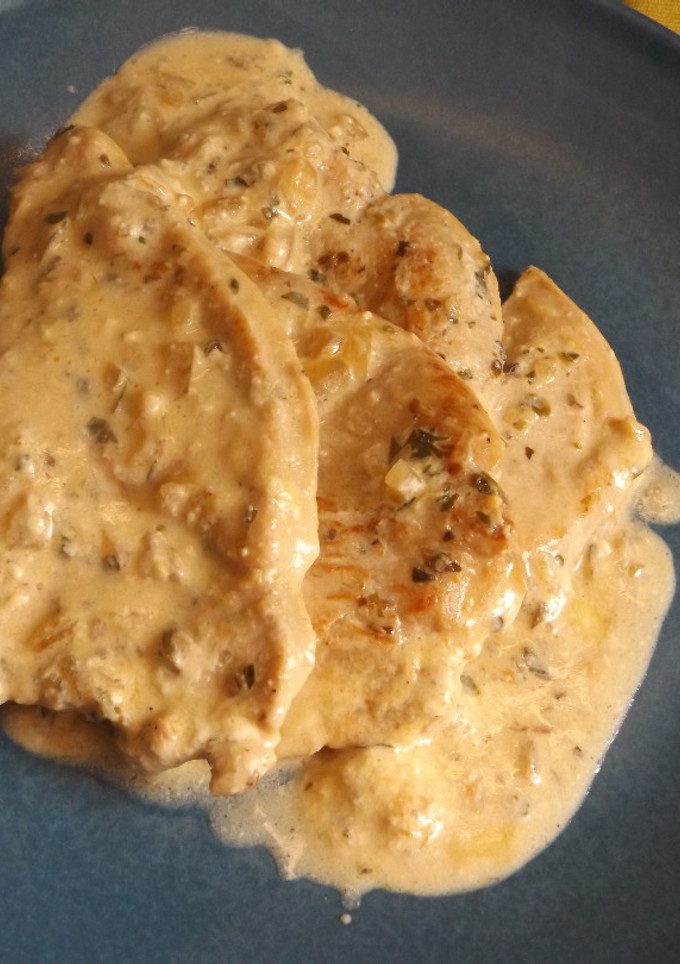 Una foto de Filetes de pavo con salsa de coñac apta para dietas