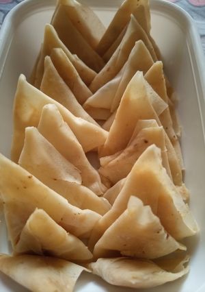 A picture of Triangle shape Mini Samosa.
