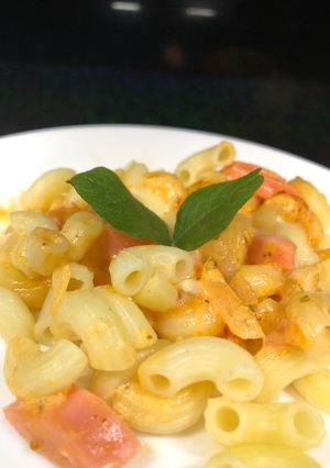 Hình của món Macaroni (spaghetti) sốt kem cà chua.