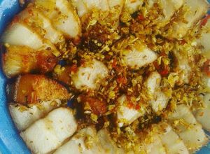 Hình của món Ba rọi chiên xả ớt.