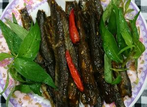 Hình của món Cá kèo kho rau răm.