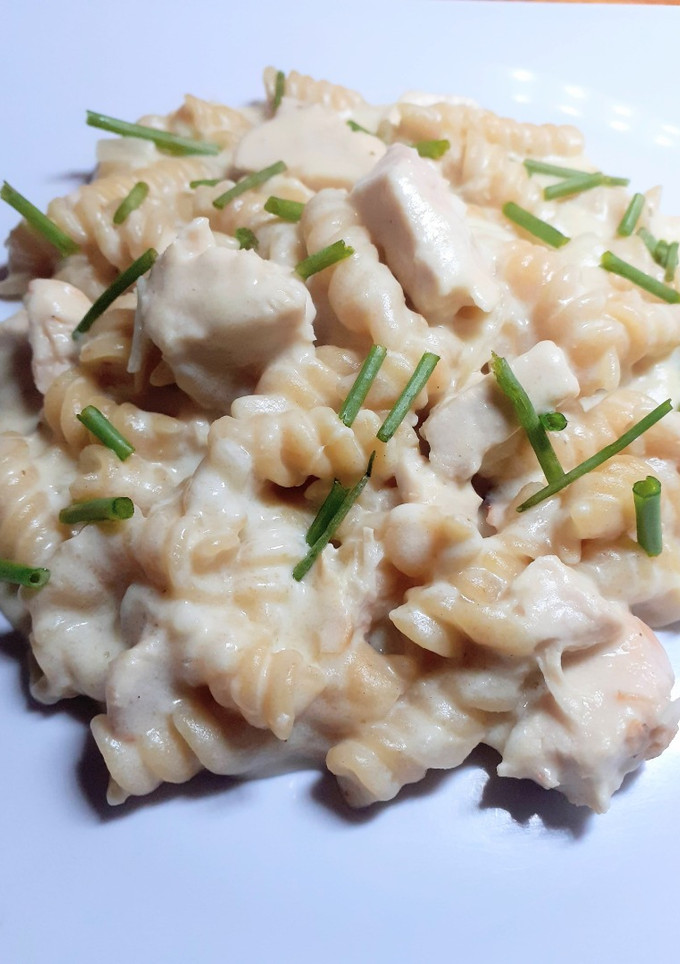 Una foto de One Pot Pasta  Alfredo con Pollo