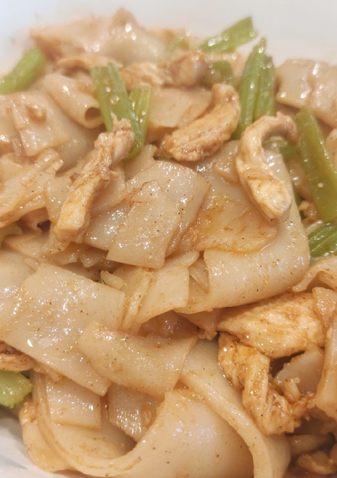 A picture of Chow Fun(Instant Spice Mix Version).