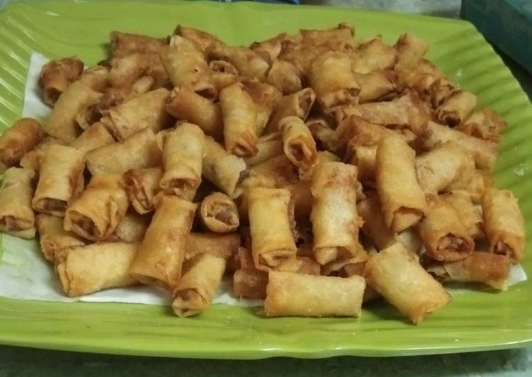 Lumpia isi abon ayam