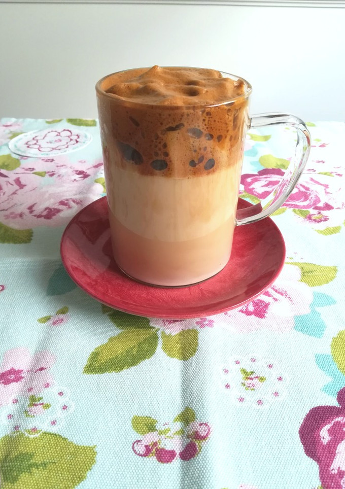 Una foto de Dalgona coffee (sin azúcar)